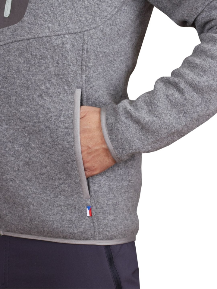 Skywool 5.0 sweater grey - detail spodní kapsa.jpg