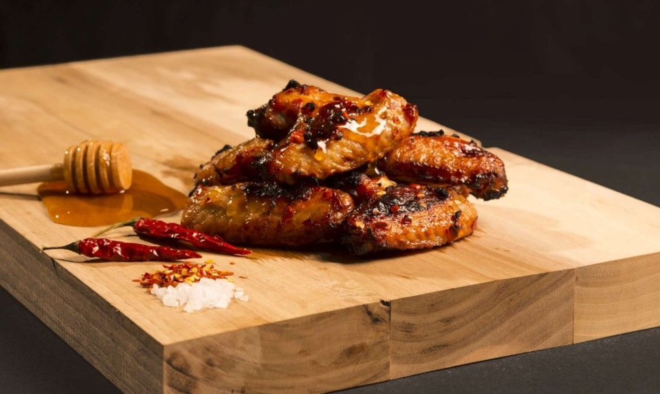 Adventure Menu Kuřecí křídla na medu a chilli