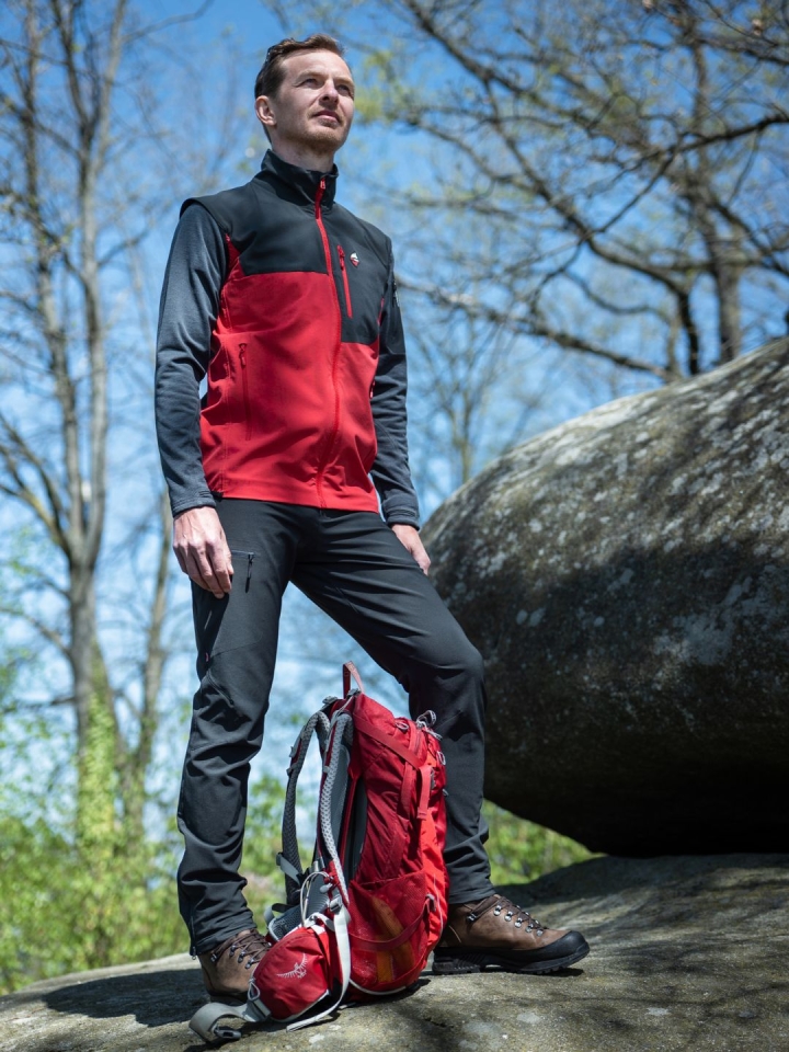Atom Vest - Red/black