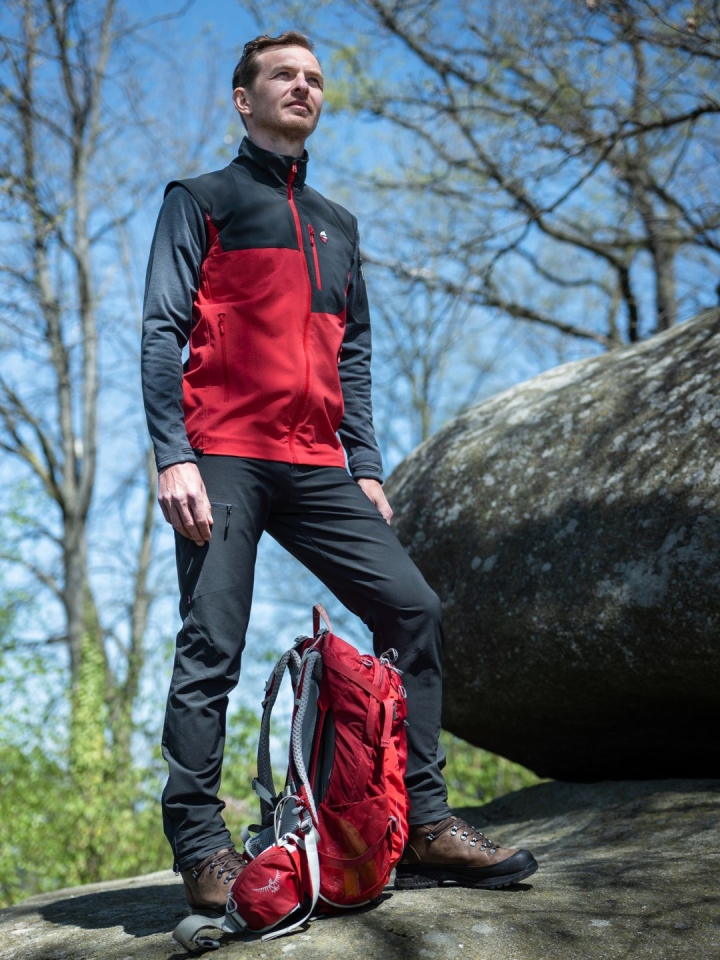 Atom Vest - Red/black