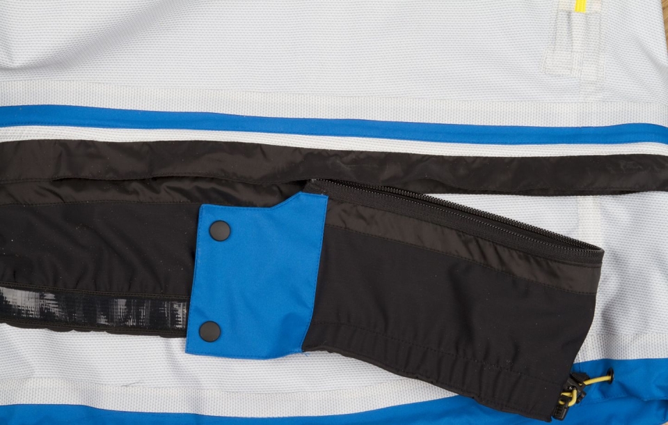 Radical-2-0-jacket-blue vlaminovaný odepínací protisněžný pás.jpg