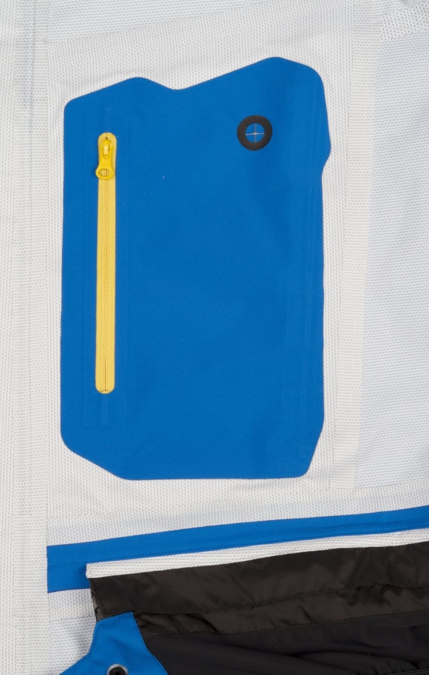 Radical-2-0-jacket-blue-vnitřní nalaminovaný a laserem řezaný váček.jpg