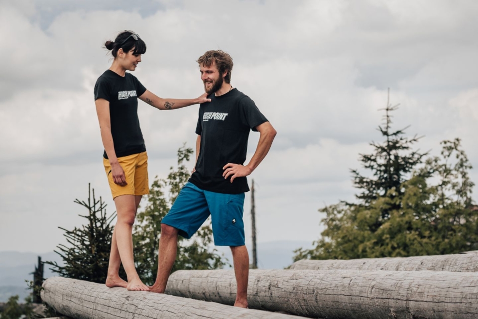  High Point T-shirt  + Rum Shorts